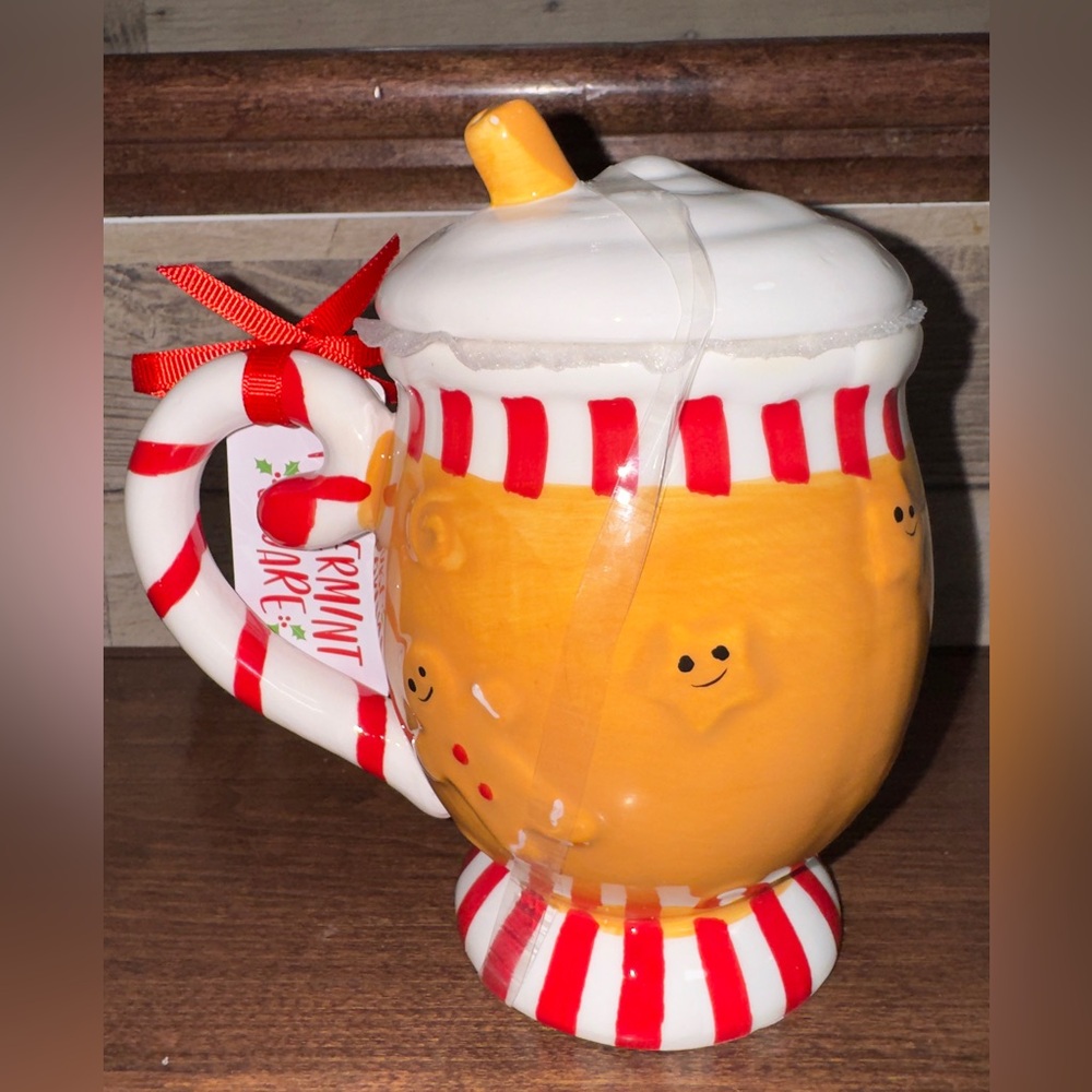 Super Cute 🥰 Gingerbread Man House Mug with lid Set - NEW